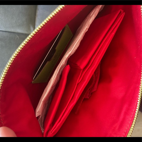 NWT Green Prix De Dressage wristlet - Picture 2 of 5